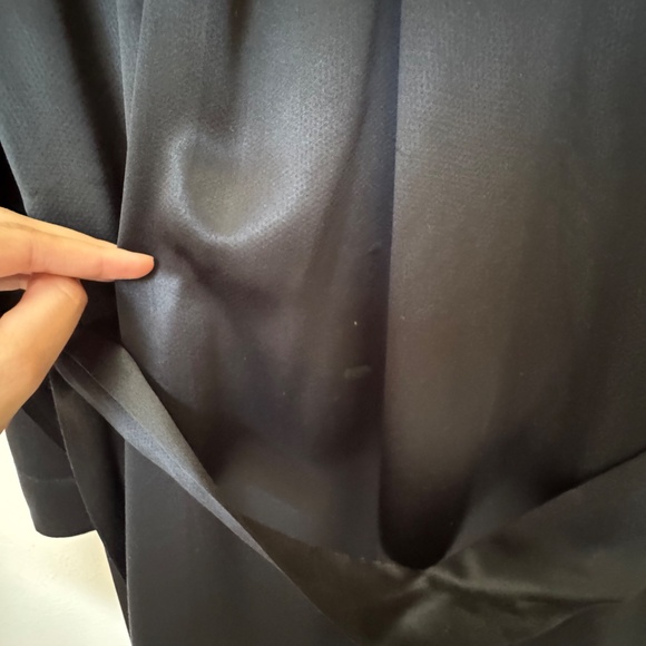 Cuyana Washable Charmeuse Robe - Picture 8 of 10